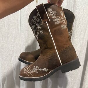 SHYANNE WOMEN'S XERO GRAVITY ILARIA WESTERN PERFORMANCE BOOTS - BROAD SQUARE TOE